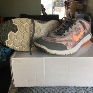 WOMEN’S NIKE FLEX EXPERIENCE RN4 SHOES